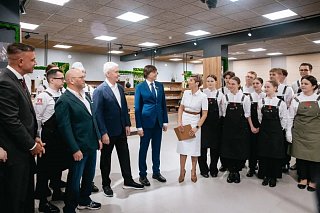 Студенты колледжа №50 продемонстрировали мастерство ресторанного сервиса на новом кулинарном полигоне