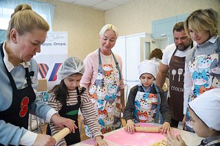 Адаптивная кухня: В Солнечногорске прошёл мастер-класс по приготовлению пельменей для детей с ОВЗ