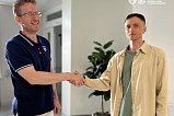 В зеленоградской больнице спасли мужчину, сломавшего шею при падении с большой высоты