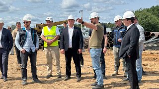 Партийцы Солнечногорска проверили ход работ на очистных сооружениях в Осипово