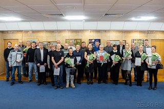 Префект Анатолий Смирнов наградил отличившихся коммунальщиков Зеленограда