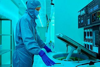 Микрон тестирует первый российский фоторезист для 90 нм производства