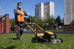 В Зеленограде активизированы работы по покосу газонов