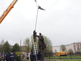 Монтаж памятника Александру Невскому начался в Зеленограде