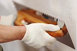 В районе Крюково обновлены фасады двух нежилых строений
