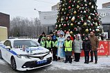 Общественный совет и Госавтоинспекция Зеленограда поздравили жителей города в рамках акции «Полицейский дед Мороз»