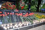 Свечи у ног солдата 
