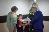 Полиция Зеленограда и Общественный совет в рамках акции «Елка желаний» исполнили мечты юных зеленоградцев