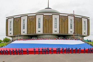 Празднование Дня флага в Москве завершится концертом на Поклонной горе