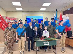 В Тимоновской школе открыли парту Героя в память о Сергее Чернацком