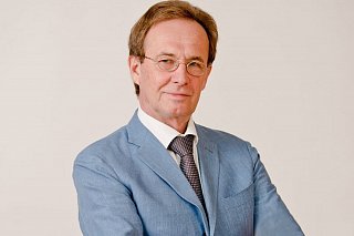 Префект округа Анатолий Смирнов поздравляет зеленоградцев с Днем науки