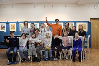 В библиотеке 6 микрорайона Зеленограда открылась выставка «Живописный калейдоскоп»