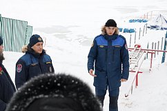 Спасатели провели занятие на Школьном озере