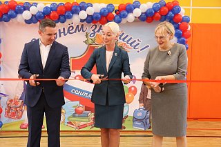 Единороссы Солнечногорска поздравили жителей округа с Днём знаний