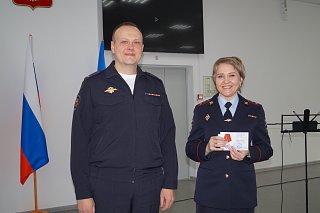 В Солнечногорске полицейские приcоединились к акции «8 Марта- в каждый дом»