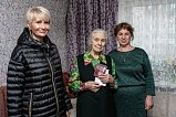 Партийцы Солнечногорска вручают юбилейные медали ветеранам Великой Отечественной войны