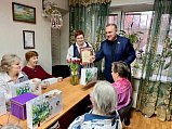 Партийцы Солнечногорска поздравили членов Солнечногорского общества инвалидов с праздником 8 марта